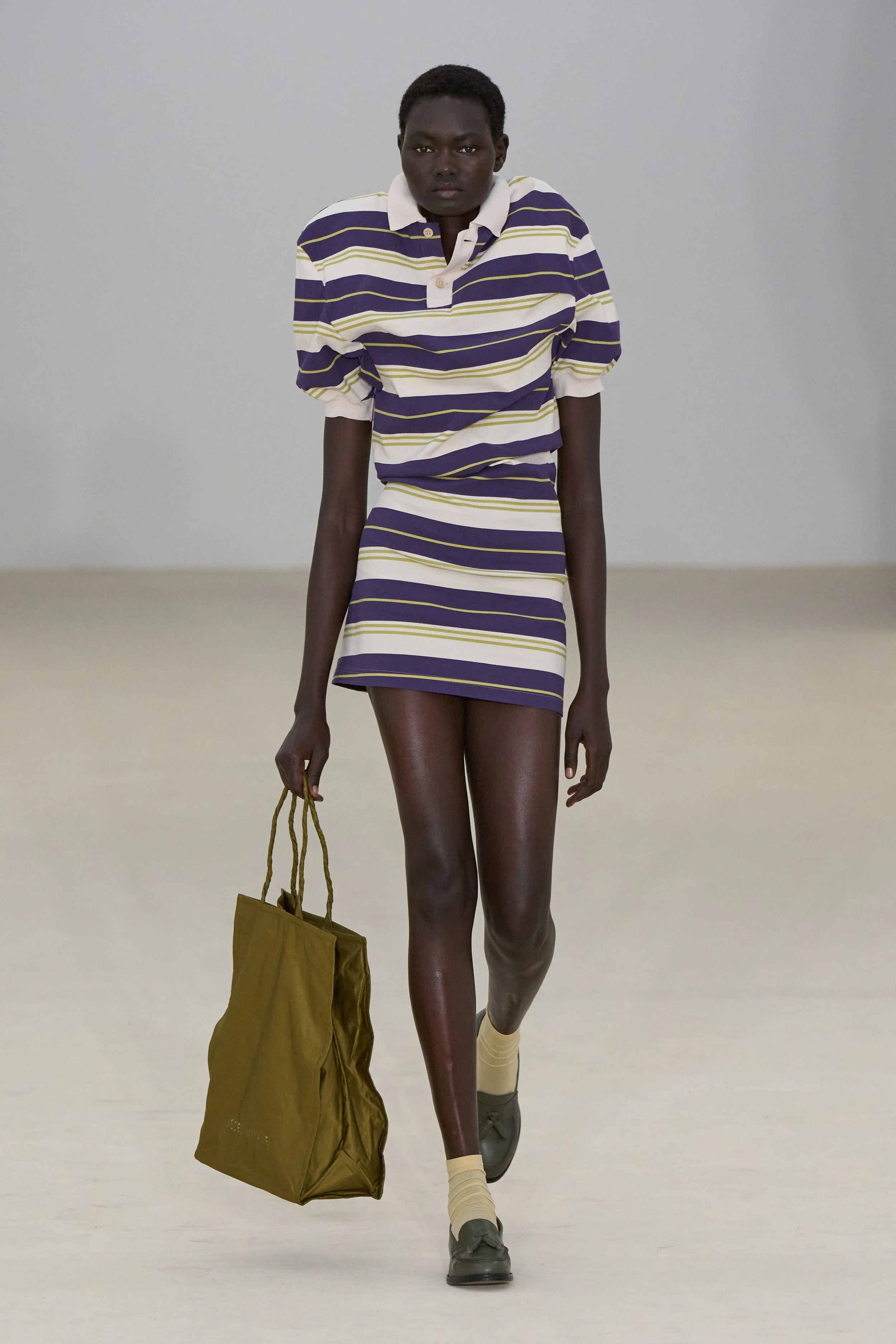 ISSEY MIYAKE SS26 - SHOW REPORT - BEHIND THE BLINDS —